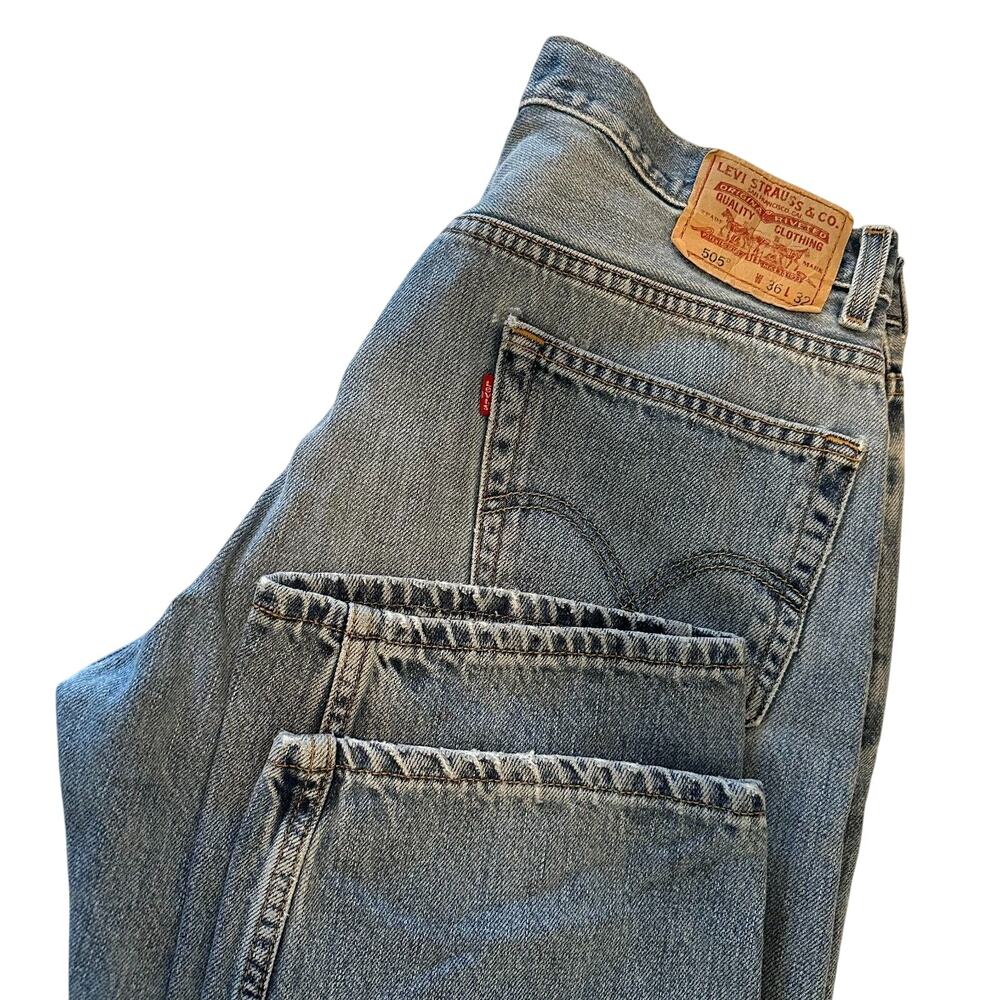 Levis 505 Straight Leg 36x32 Blue Jeans Mild Distress Denim 90s VINTAGE
